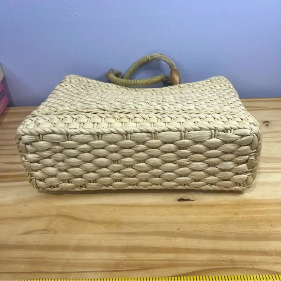 Fossil Straw Tote - Picture 7 of 10